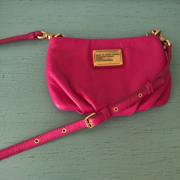 Marc By Marc Jacobs Pink Crossbody Bag with Gold Hardware - Picture 5 of 7